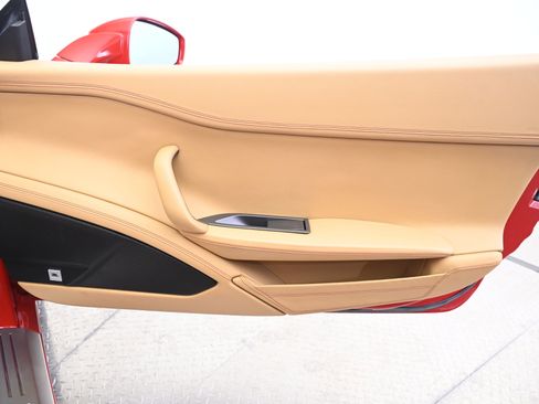 Used 2013 Ferrari 458 Spider image 20