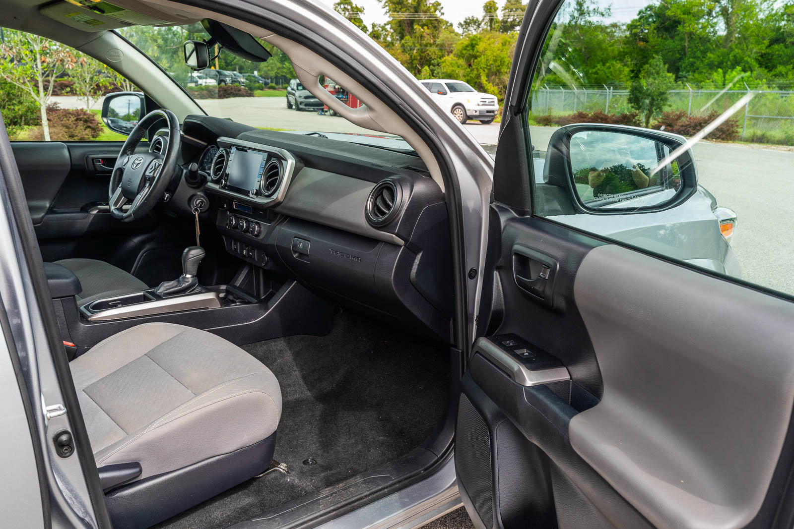 Used 2021 Toyota Tacoma SR5 RWD image 11