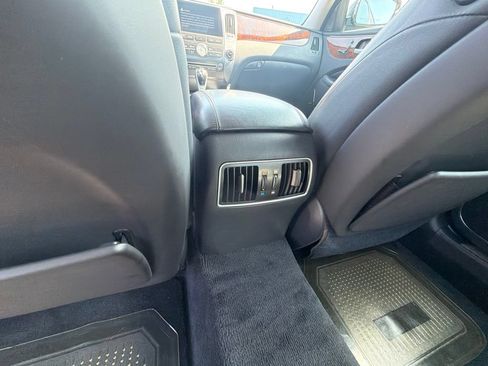 Used 2013 Hyundai Equus Signature RWD image 16