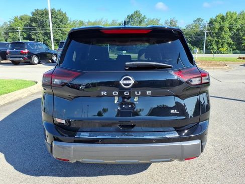 Used 2025 Nissan Rogue SL FWD image 16