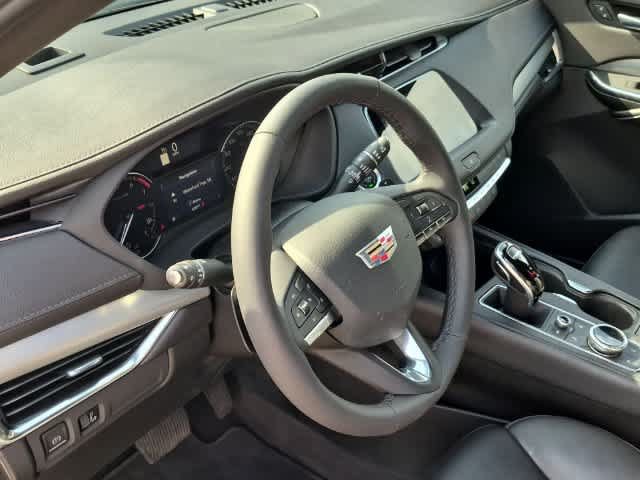 Used 2022 Cadillac XT4 Premium Luxury w/ Enhanced Visibility Package FWD image 10