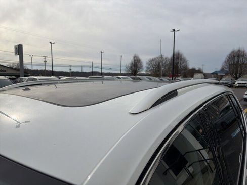 Used 2024 Volkswagen Tiguan SE image 10