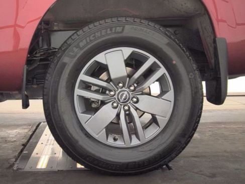 Used 2025 Nissan Frontier SV AWD/4WD image 18