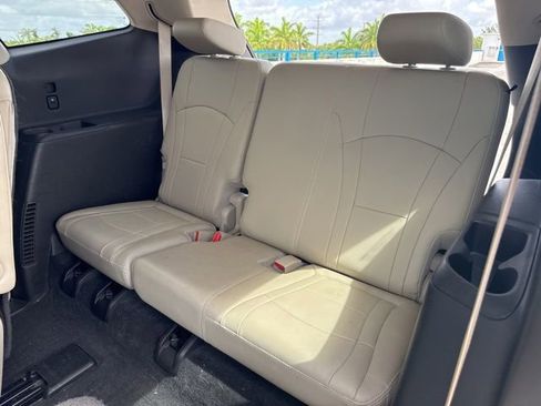 Used 2018 Buick Enclave Essence FWD image 4