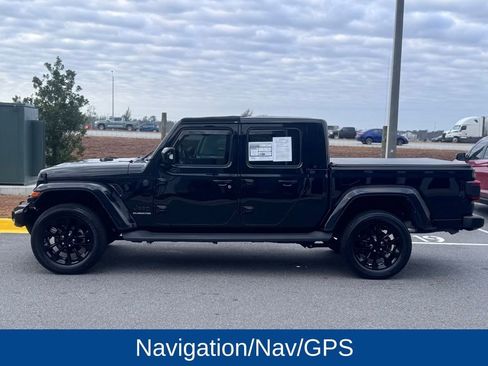 Used 2022 Jeep Gladiator Overland image 3