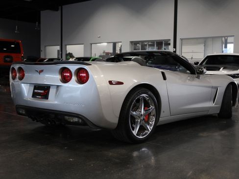 Used 2005 Chevrolet Corvette Convertible w/ Preferred Equipment Group image 6