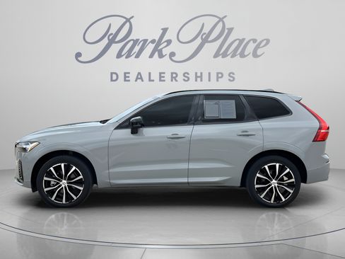 Used 2025 Volvo XC60 B5 Plus AWD/4WD image 3