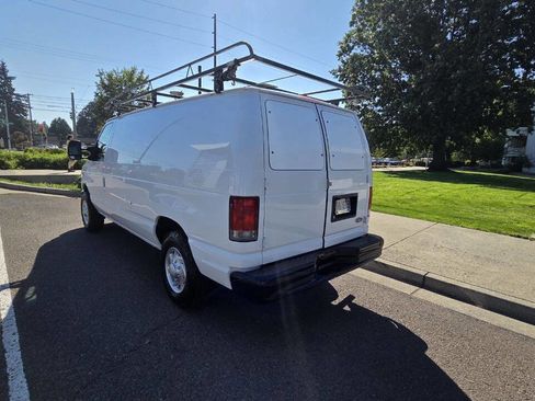 Used 2014 Ford E-250 and Econoline 250 w/ Power Group image 8