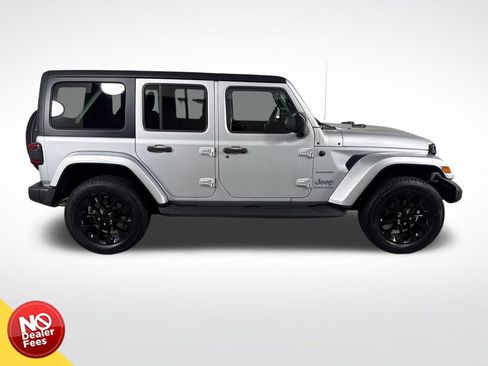 Used 2023 Jeep Wrangler Unlimited Sahara AWD/4WD image 2
