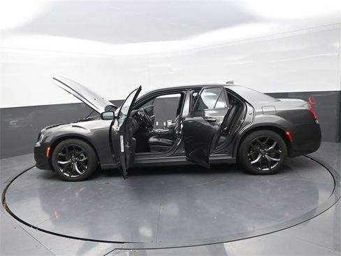 Used 2023 Chrysler 300 S image 38