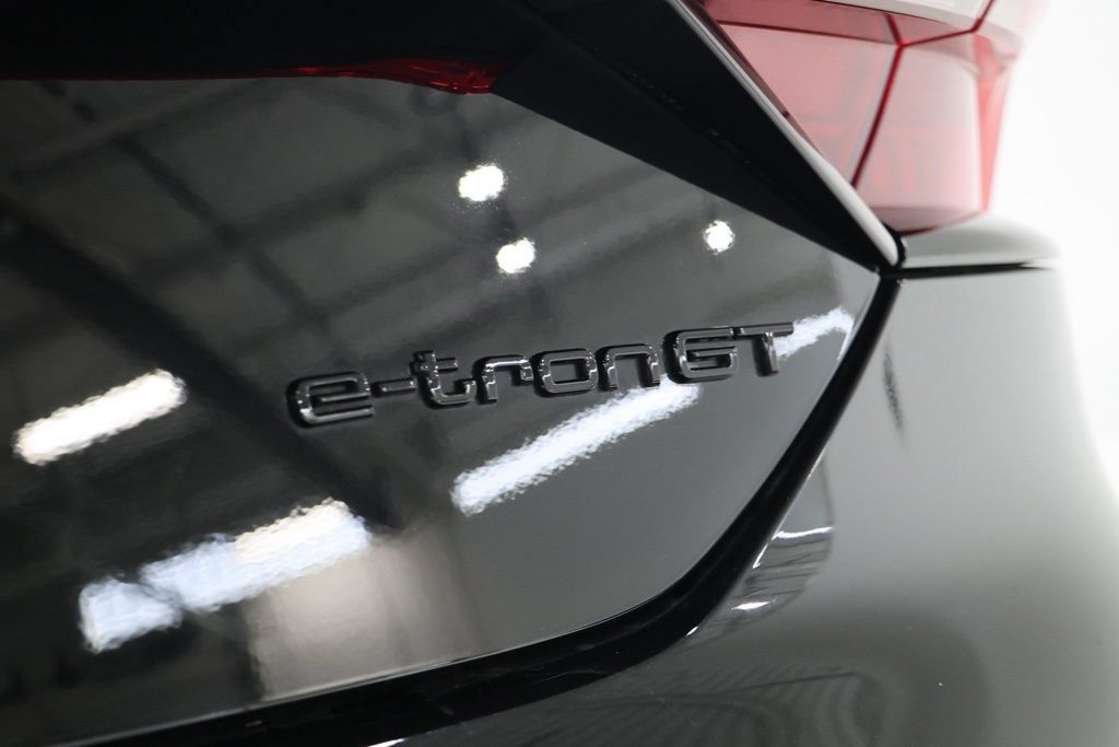 Used 2024 Audi RS e-tron GT w/ Carbon Performance Package AWD/4WD image 12