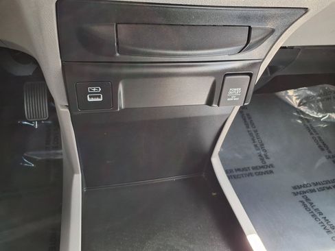 Used 2024 Honda Odyssey EX image 8