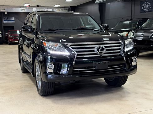 Used 2015 Lexus LX 570 4WD w/ Luxury Package image 29