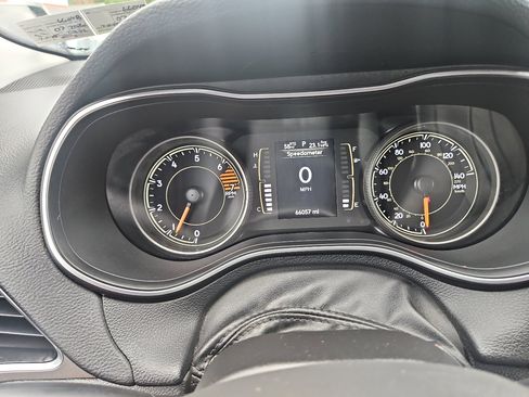 Used 2021 Jeep Cherokee Latitude Plus w/ Mopar Interior Package image 24