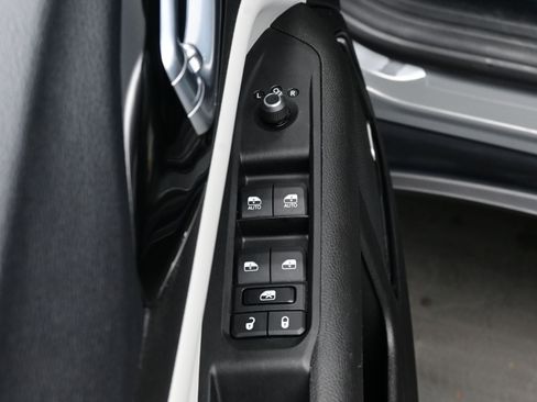 Used 2022 Jeep Compass Limited w/ Sun and Sound Group image 10