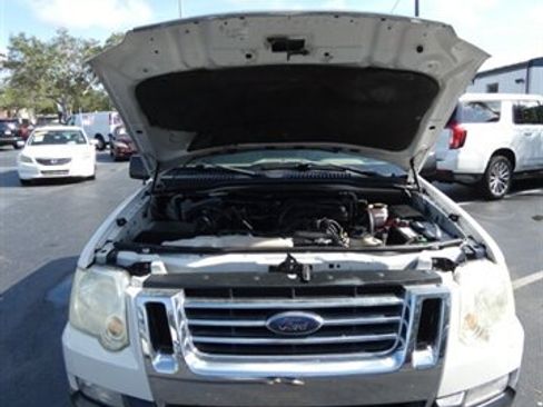 Used 2010 Ford Explorer Sport Trac XLT image 6