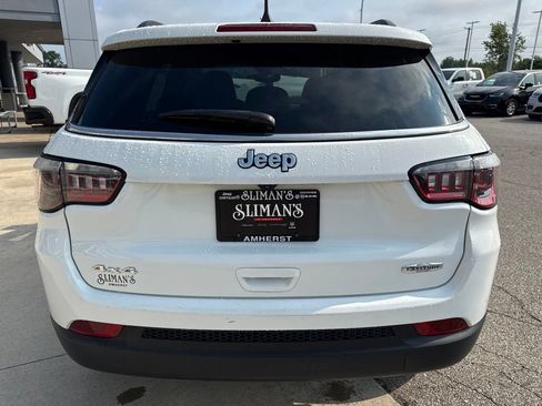 Used 2024 Jeep Compass Latitude AWD/4WD image 6