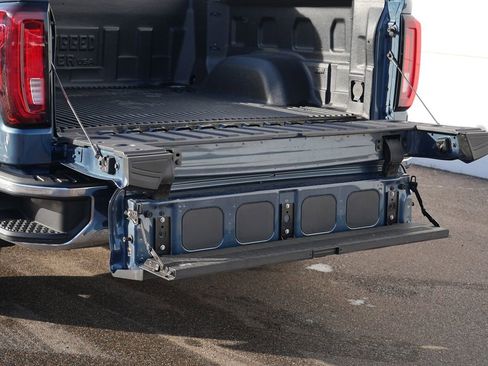 Used 2024 GMC Sierra 1500 SLT image 11