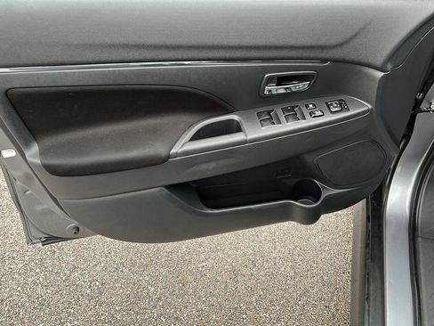 Used 2025 Mitsubishi Outlander Sport ES image 14