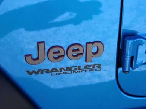 Used 2022 Jeep Wrangler Unlimited Rubicon AWD/4WD image 8