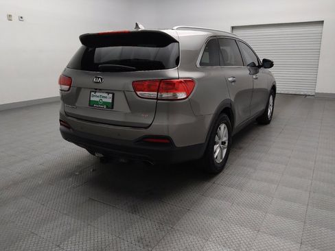 Used 2018 Kia Sorento FWD image 9