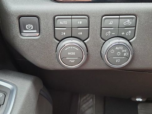 Used 2026 Chevrolet Silverado 2500 LT w/ All Star Edition AWD/4WD image 15