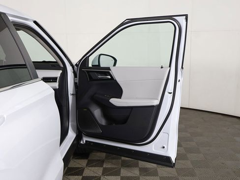 New 2025 Mitsubishi Outlander SE image 24