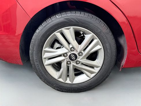 Used 2020 Hyundai Elantra SEL FWD image 32
