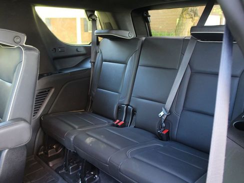 Used 2021 Chevrolet Tahoe Premier w/ Premium Package image 15