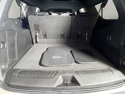 Used 2022 GMC Yukon XL SLE image 24