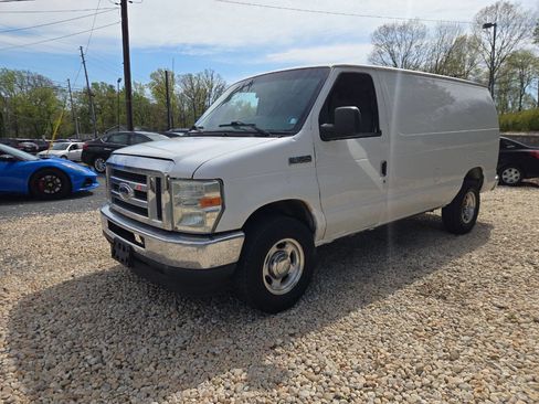 Used 2014 Ford E-350 and Econoline 350 Super Duty w/ Interior Upgrade Package image 3