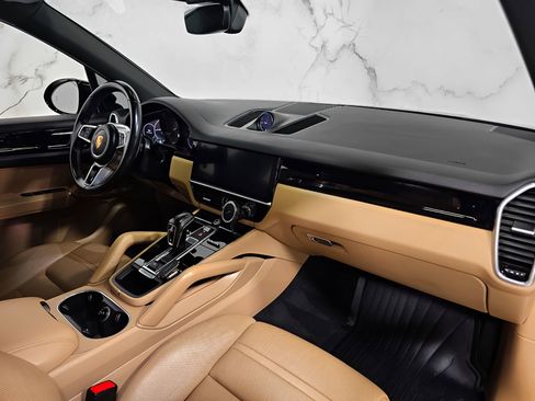 Used 2020 Porsche Cayenne S w/ Premium Package Plus AWD/4WD image 18