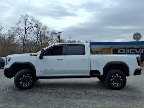 Used 2025 GMC Sierra 2500 AT4X image 12