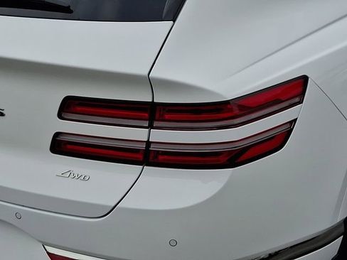 Used 2025 Genesis GV80 2.5T Prestige image 12