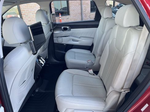 Used 2022 Kia Sorento SX Prestige w/ Panoramic Sunroof Package image 18