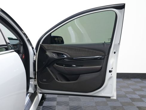 Used 2016 Chevrolet SS image 24