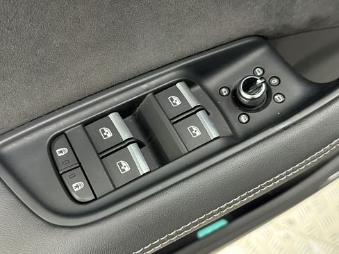 Used 2024 Audi SQ7 Prestige AWD/4WD image 27