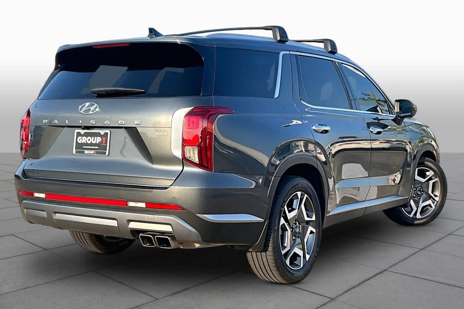 Used 2023 Hyundai Palisade SEL w/ Premium Package AWD/4WD image 12
