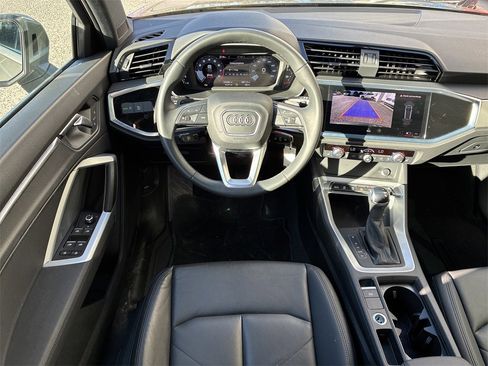 Used 2025 Audi Q3 2.0T Premium image 11