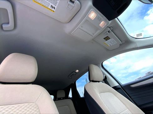 Used 2021 Ford Escape SE image 13