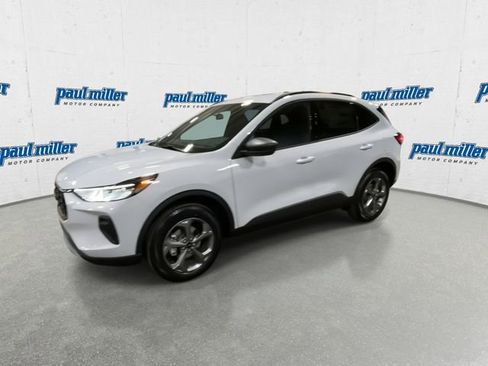 New 2026 Ford Escape ST-Line w/ Cold Weather Package AWD/4WD image 5