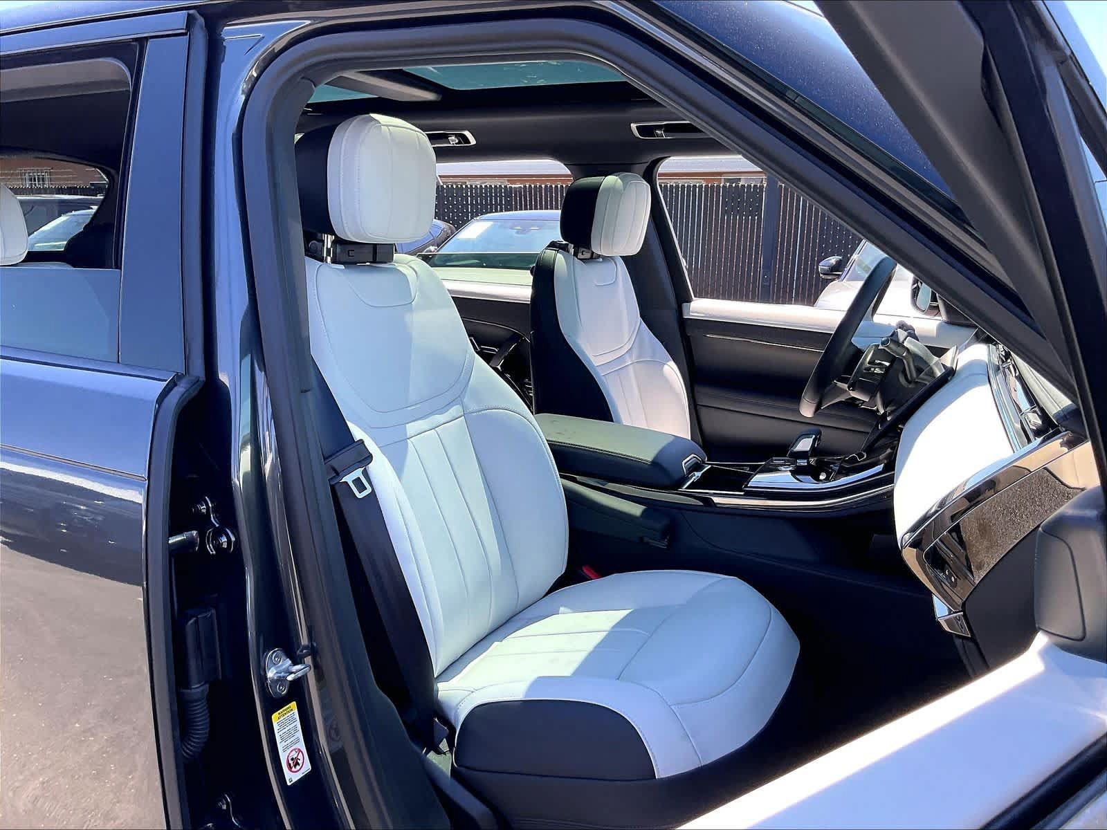 New 2026 Land Rover Range Rover Sport Dynamic SE AWD/4WD image 31