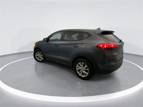 Used 2021 Hyundai Tucson SE image 2