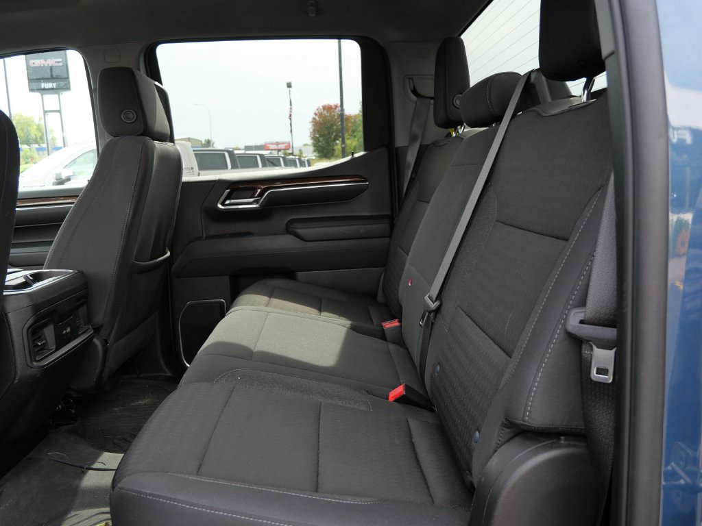 Used 2024 Chevrolet Silverado 1500 RST AWD/4WD image 17