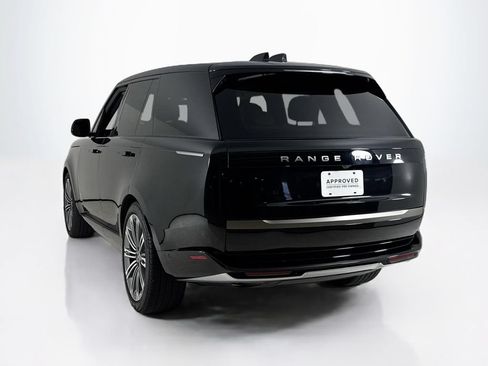 Used 2023 Land Rover Range Rover SE AWD/4WD image 3