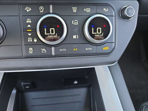New 2026 Land Rover Defender 110 X-Dynamic SE AWD/4WD image 24