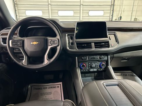 Used 2024 Chevrolet Tahoe Premier AWD/4WD image 4