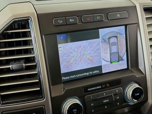 Used 2020 Ford F150 Platinum w/ Equipment Group 701A Luxury image 35