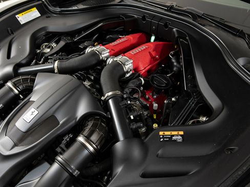 Certified 2022 Ferrari Roma RWD image 32