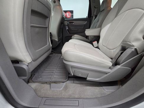 Used 2017 Chevrolet Traverse LT FWD image 15
